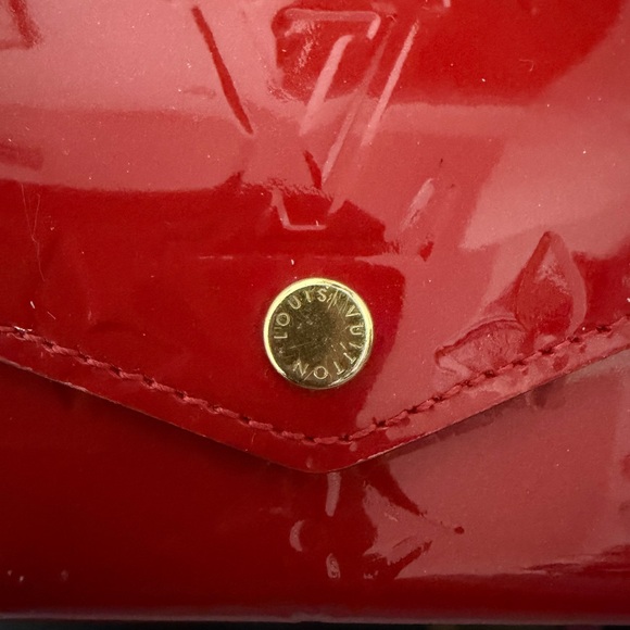 Louis Vuitton Red Vernis Key Holder Case (A190) - Picture 9 of 9